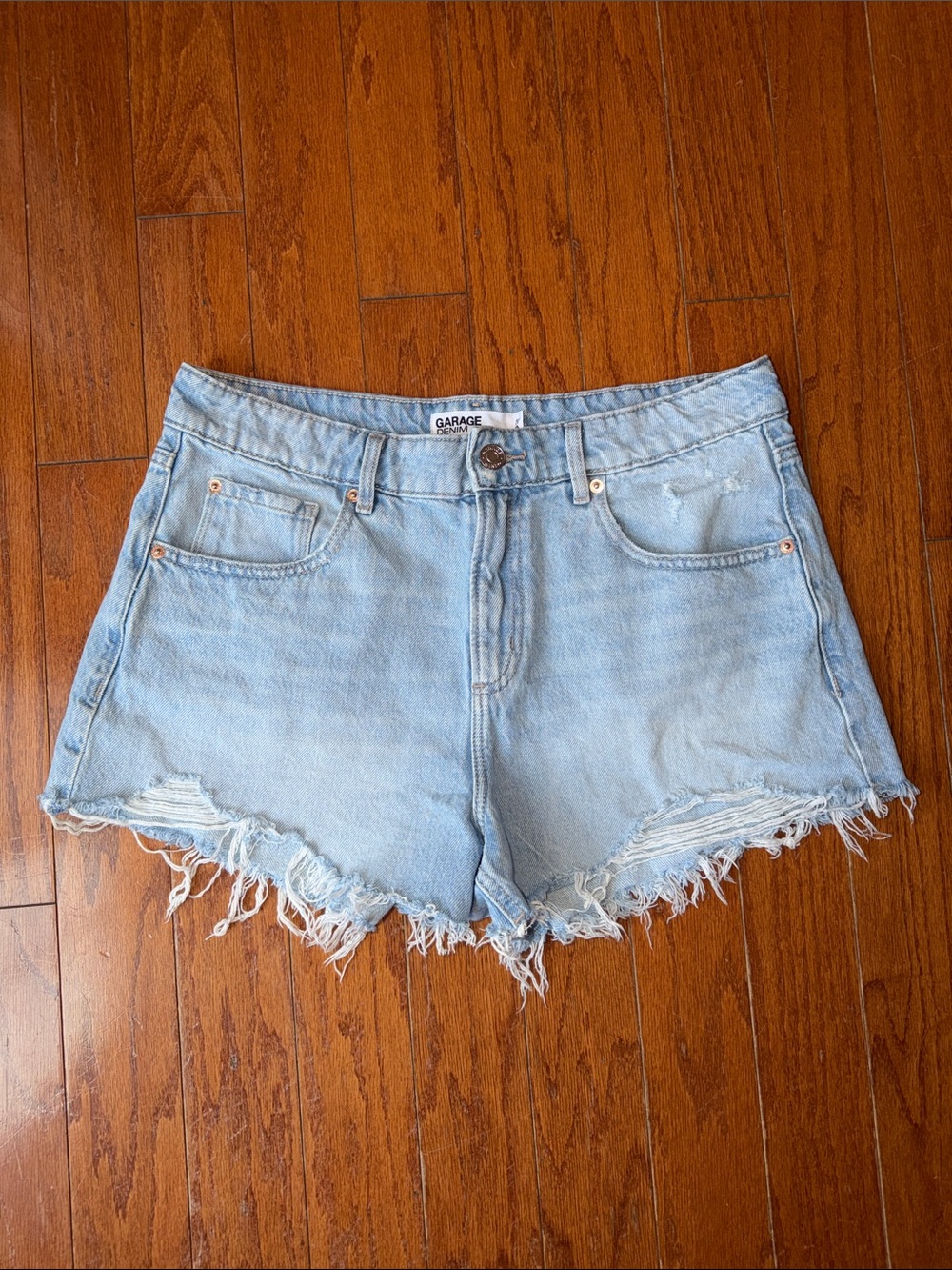 GARAGE Denim Festival Shorts Light Wash Distressed Frayed Hem Size 11/30